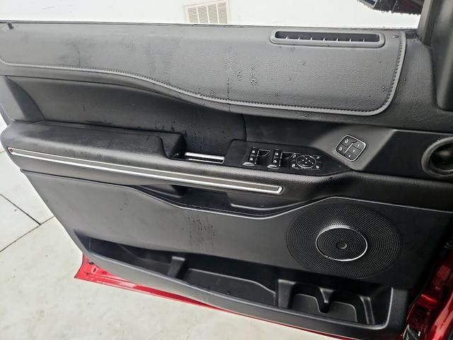 Photo of 2018 Red Ford Expedition