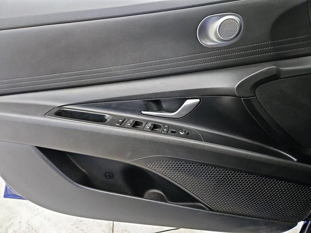 Photo of 2023 Blue Hyundai ELANTRA