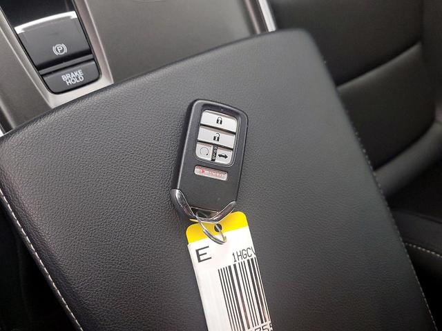 Photo of 2022 Pearl Honda Accord