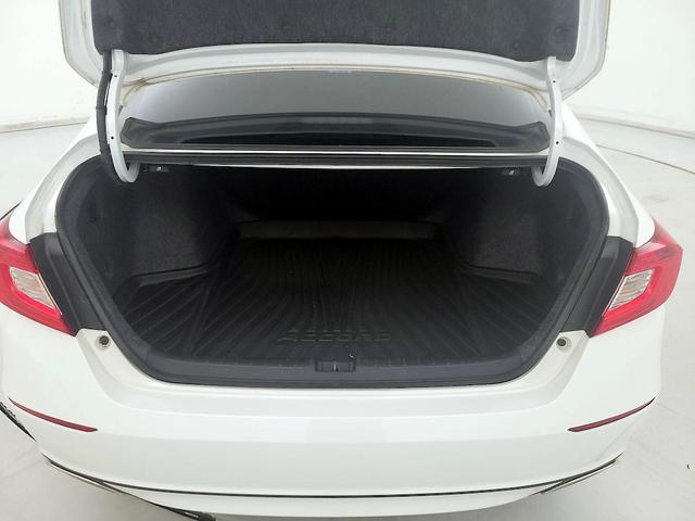 Photo of 2022 Pearl Honda Accord