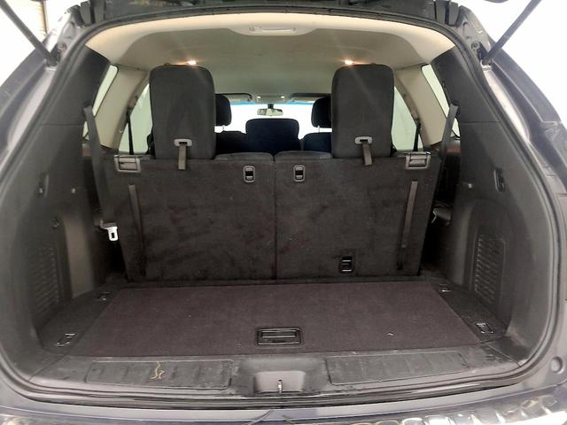 Photo of 2014 Silver Nissan Pathfinder