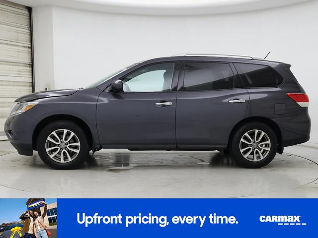 Photo of 2014 Silver Nissan Pathfinder