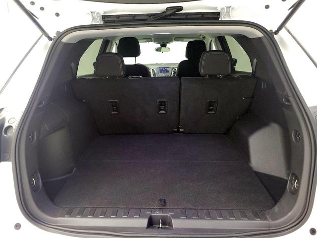 Photo of 2023 White Chevrolet Equinox