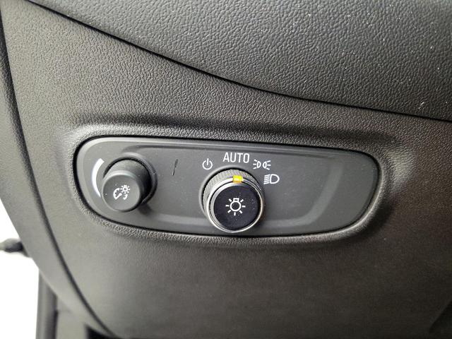 Photo of 2023 White Chevrolet Equinox
