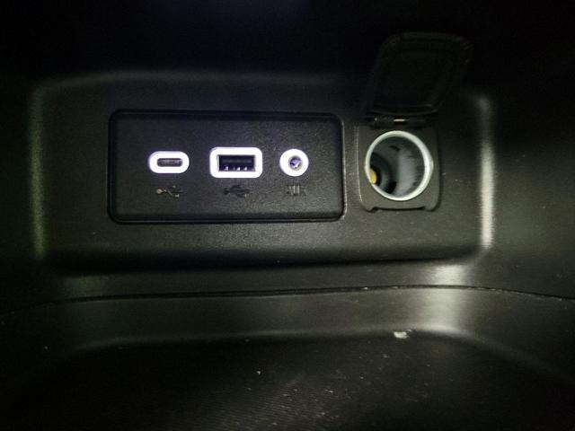 Photo of 2023 White Chevrolet Equinox