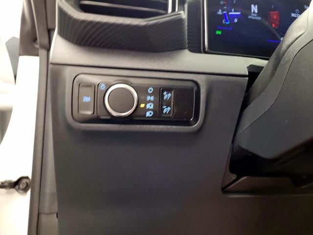 Photo of 2024 White Ford Mustang