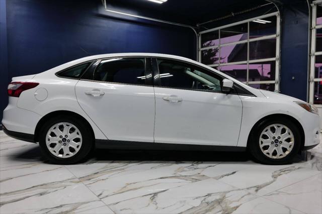 Photo of 2012 Oxford White Ford Focus