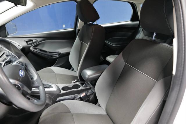 Photo of 2012 Oxford White Ford Focus