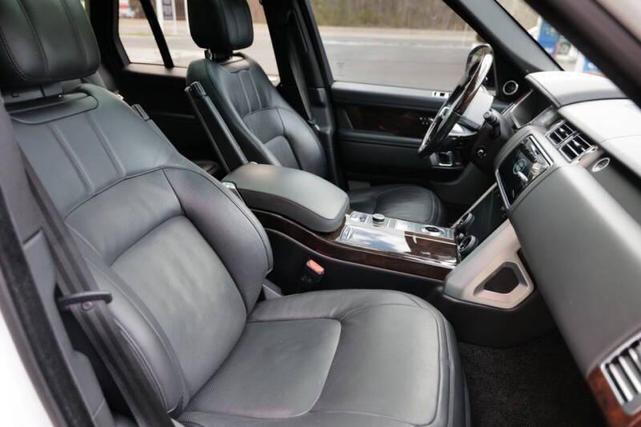 Photo of 2020 White Land Rover Range Rover