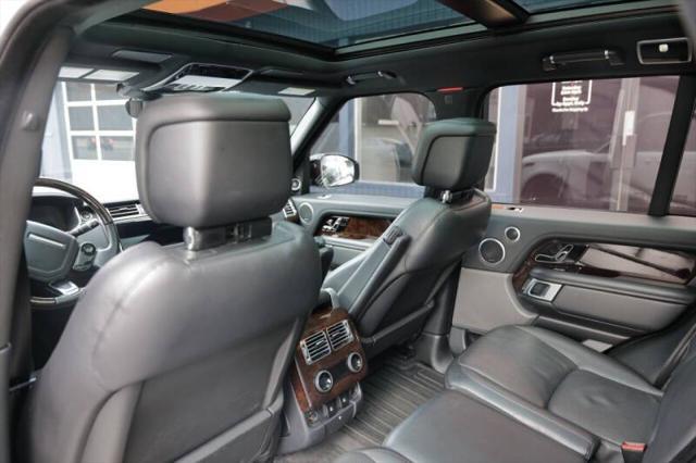 Photo of 2020 White Land Rover Range Rover