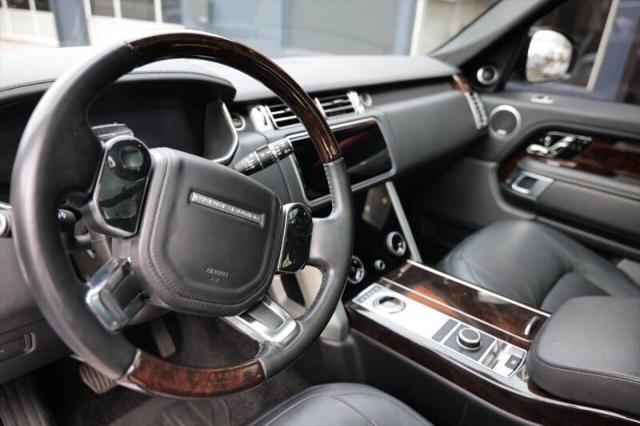 Photo of 2020 White Land Rover Range Rover