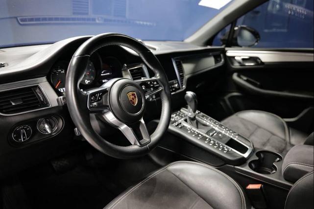 Photo of 2017 Black Porsche Macan