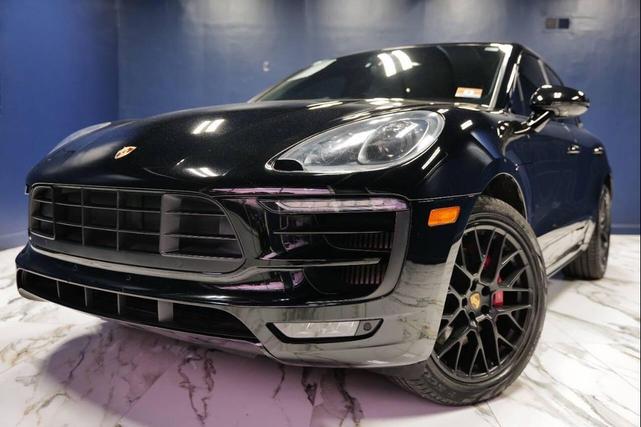 Photo of 2017 Black Porsche Macan