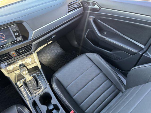 Photo of 2022 Platinum Gray Metallic Volkswagen Jetta