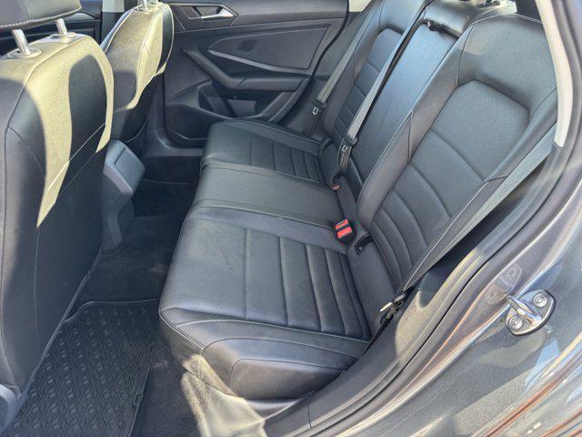 Photo of 2022 Platinum Gray Metallic Volkswagen Jetta