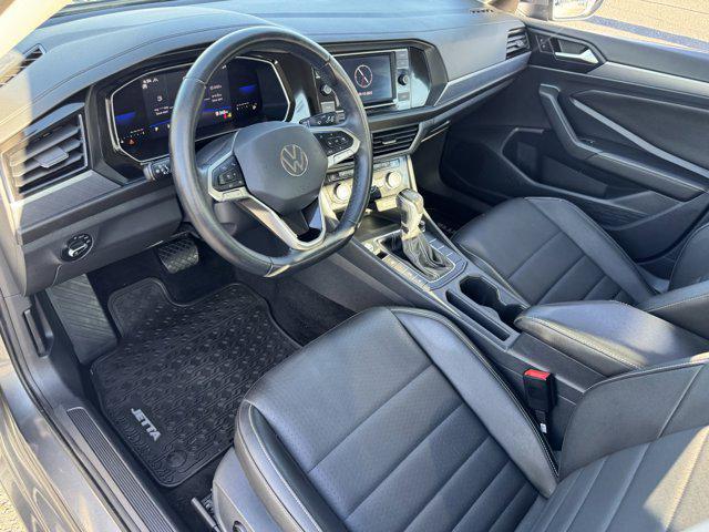 Photo of 2022 Platinum Gray Metallic Volkswagen Jetta