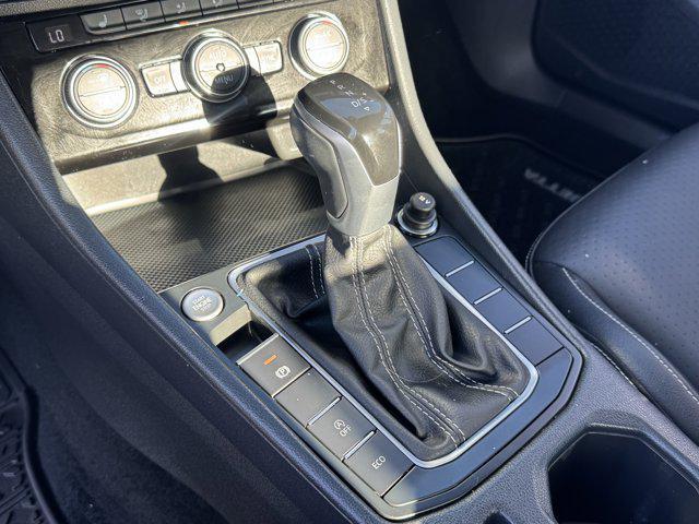 Photo of 2022 Platinum Gray Metallic Volkswagen Jetta