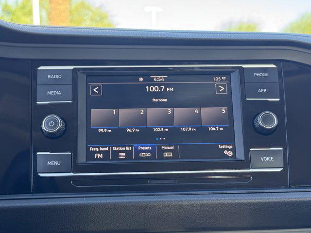 Photo of 2022 Platinum Gray Metallic Volkswagen Jetta