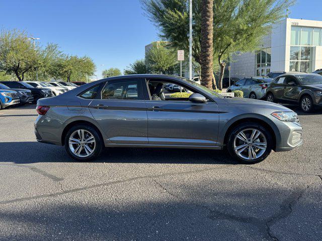 Photo of 2022 Platinum Gray Metallic Volkswagen Jetta