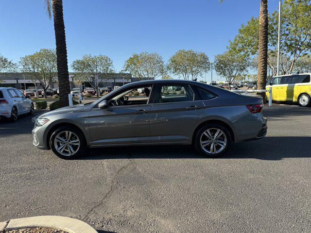 Photo of 2022 Platinum Gray Metallic Volkswagen Jetta