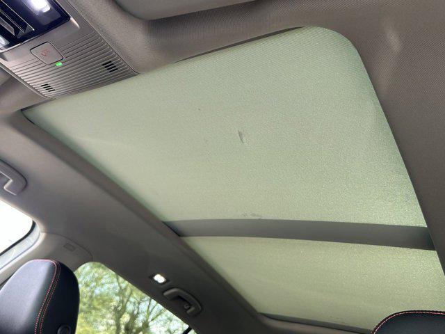 Photo of 2025 Pure White Volkswagen Atlas