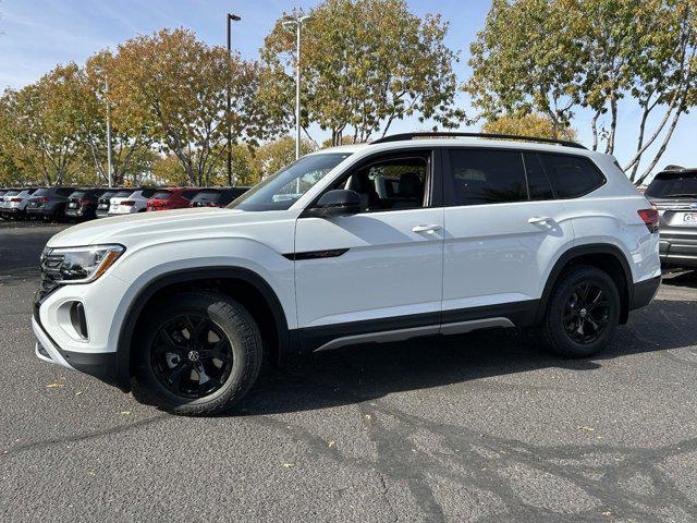 Photo of 2025 Pure White Volkswagen Atlas