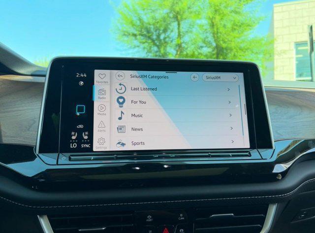 Photo of 2025 Platinum Gray Metallic Volkswagen Atlas