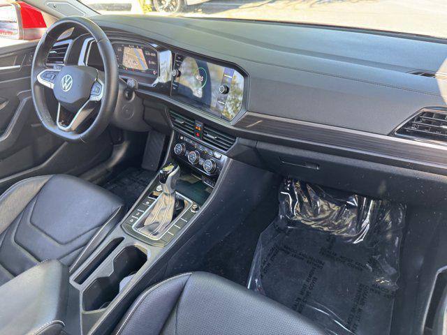Photo of 2023 Kings Red Metallic Volkswagen Jetta