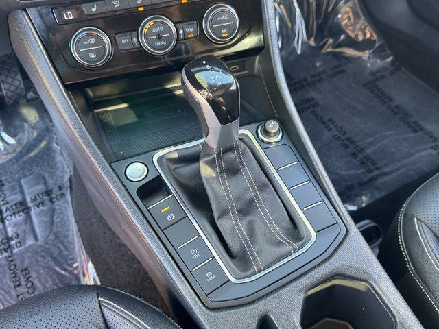 Photo of 2023 Kings Red Metallic Volkswagen Jetta