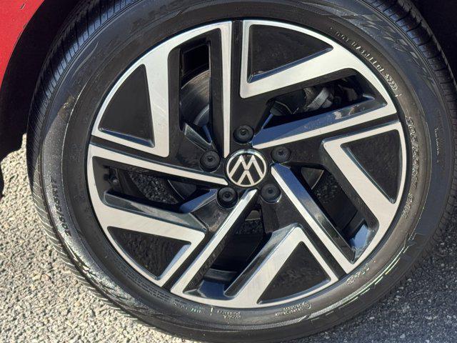 Photo of 2023 Kings Red Metallic Volkswagen Jetta