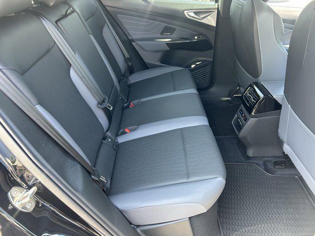 Photo of 2025 deep black pearl Volkswagen ID.4