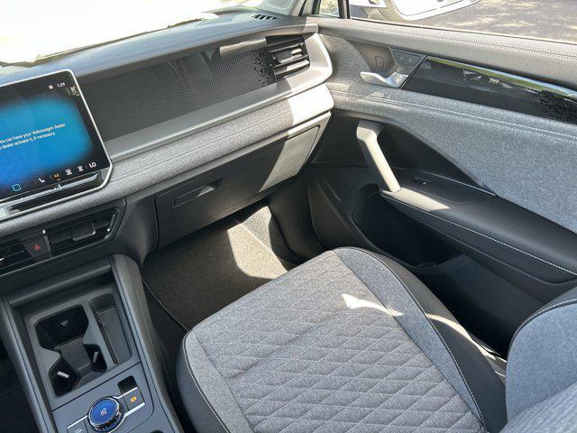 Photo of 2025 Pure White Volkswagen Tiguan