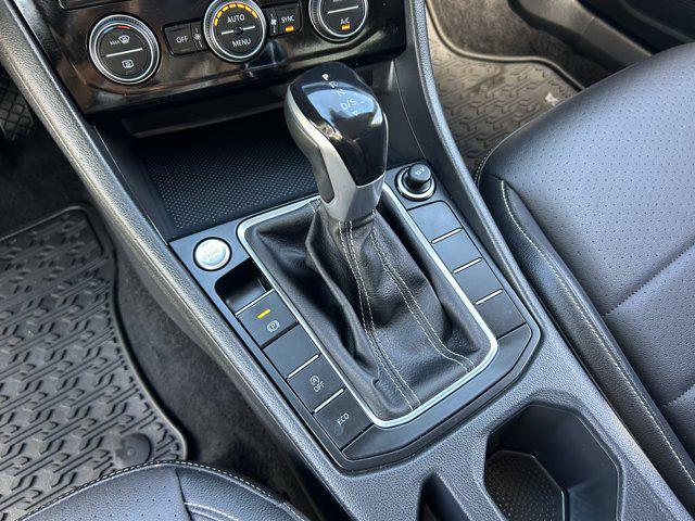 Photo of 2023 Opal White Pearl Volkswagen Jetta