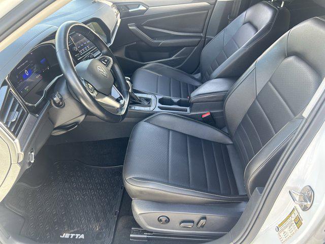 Photo of 2023 Opal White Pearl Volkswagen Jetta