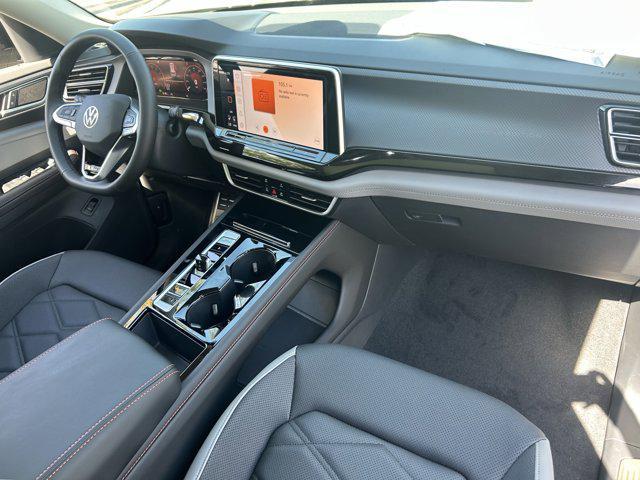 Photo of 2025 Avocado Green Pearl Volkswagen Atlas