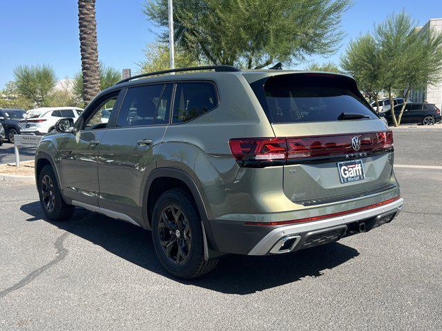 Photo of 2025 Avocado Green Pearl Volkswagen Atlas