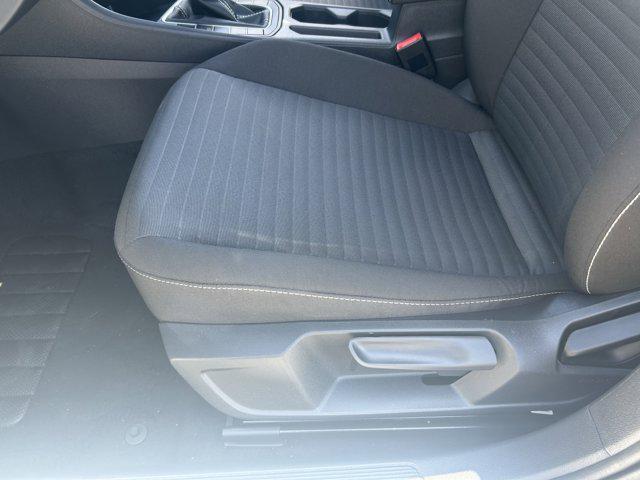 Photo of 2025 Pure White Volkswagen Jetta