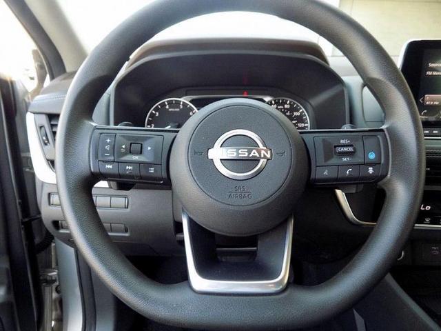 Photo of 2023 Brilliant Silver Metallic Nissan Rogue