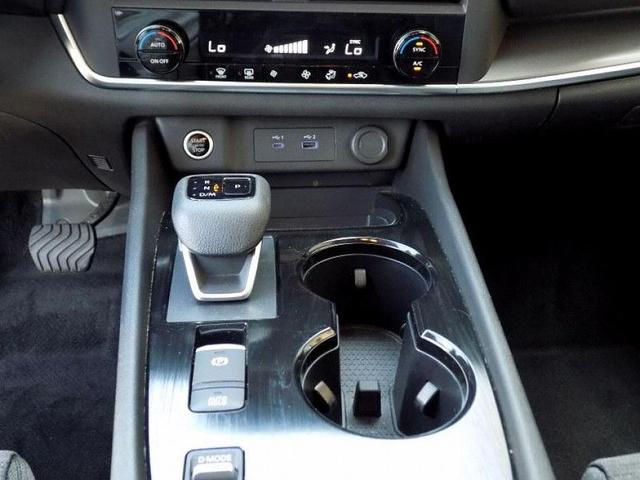 Photo of 2023 Brilliant Silver Metallic Nissan Rogue