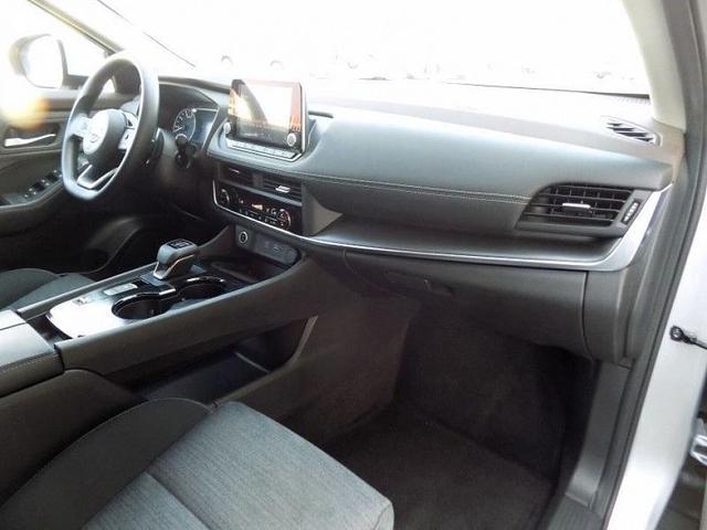 Photo of 2023 Brilliant Silver Metallic Nissan Rogue