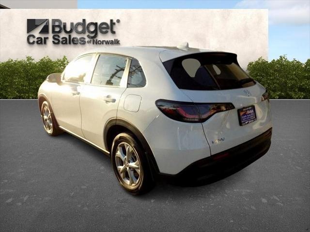 Photo of 2024 Platinum White Pearl Honda HR-V