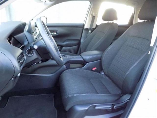 Photo of 2024 Platinum White Pearl Honda HR-V
