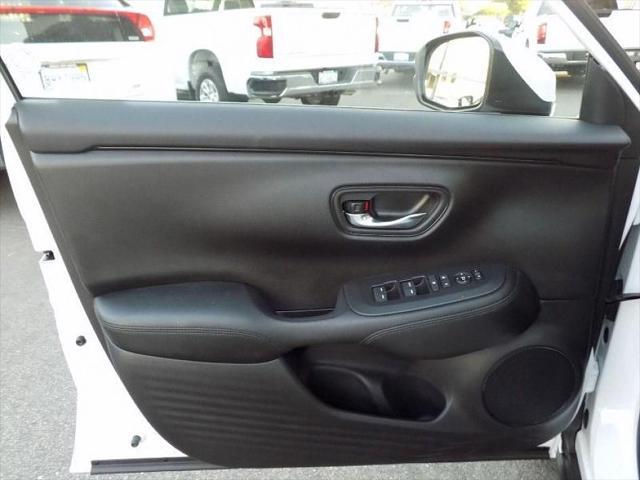 Photo of 2024 Platinum White Pearl Honda HR-V