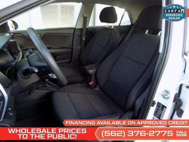 Photo of 2021 Clear White Kia Rio