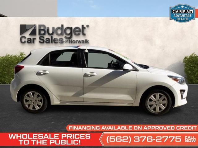 Photo of 2021 Clear White Kia Rio