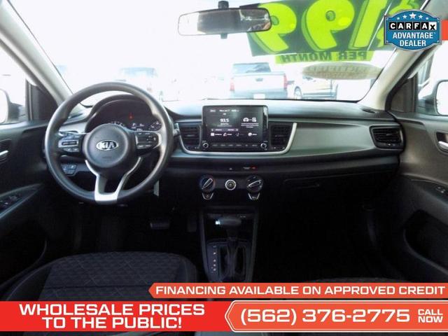 Photo of 2021 Clear White Kia Rio
