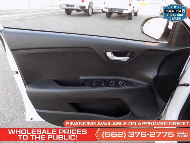 Photo of 2021 Clear White Kia Rio