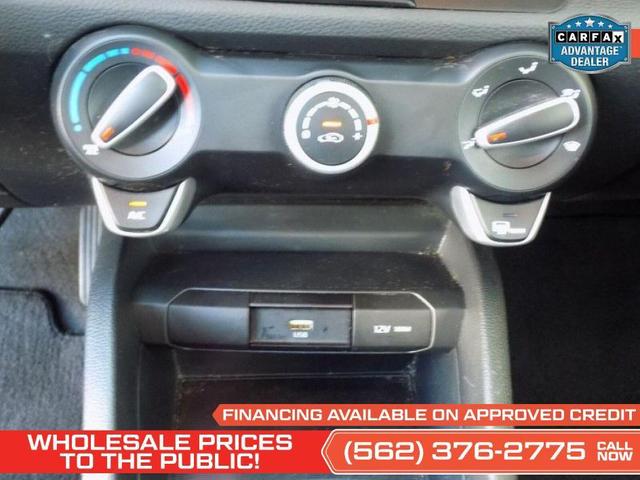 Photo of 2021 Clear White Kia Rio