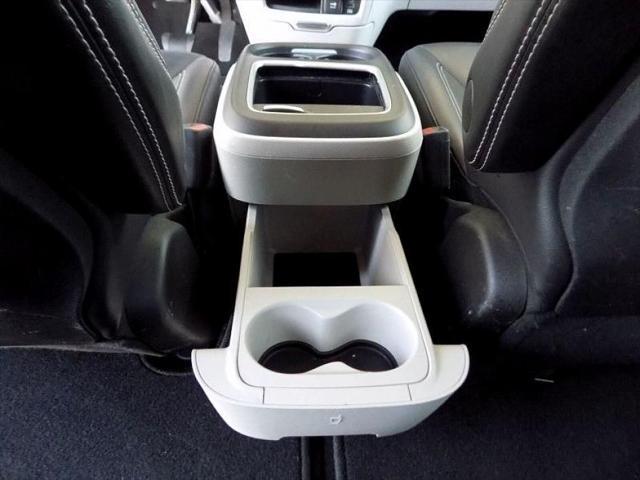 Photo of 2022 Gray Chrysler Pacifica