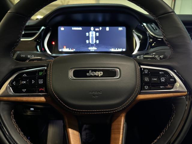 Photo of 2025 Silver Zynith Jeep Grand Cherokee